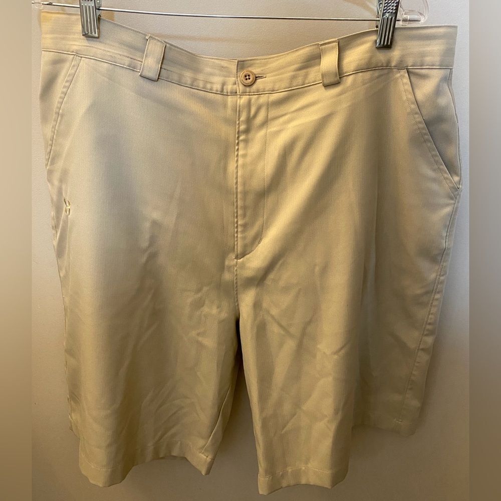 Under Armor Khaki Tan Shorts Men's Size 38R